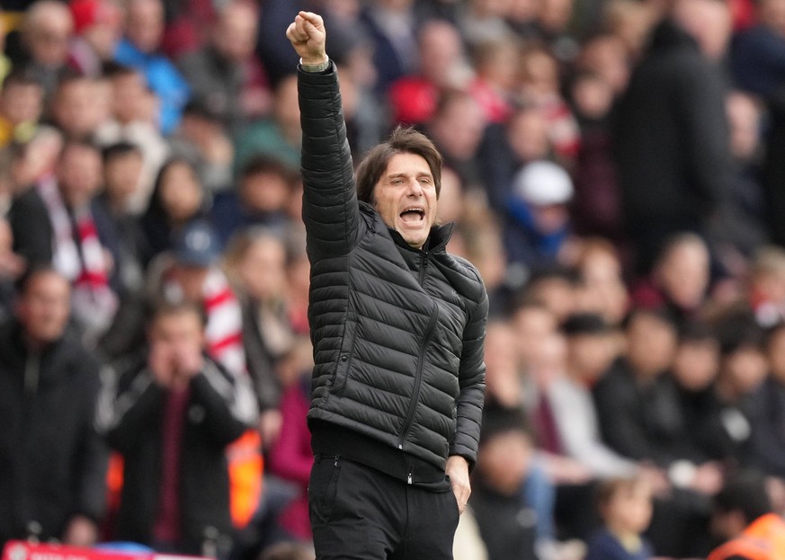 Mandatory Credit: Photo by Sean Ryan/IPS/Shutterstock 13833132j Antonio Conte manager of Tottenham directs his team. Southampton v Tottenham Hotspur, Premier League, Football, St Marys Stadium, Southa ...