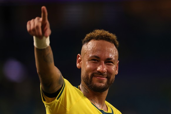 epa13062339 Neymar of Brazil greets their supporters after winning the FIFA World Cup 2026 group stage match Scotland against Brazil, in Miami, Florida, USA, 24 June 2026. EPA/CRISTOBAL HERRERA-ULASHK ...