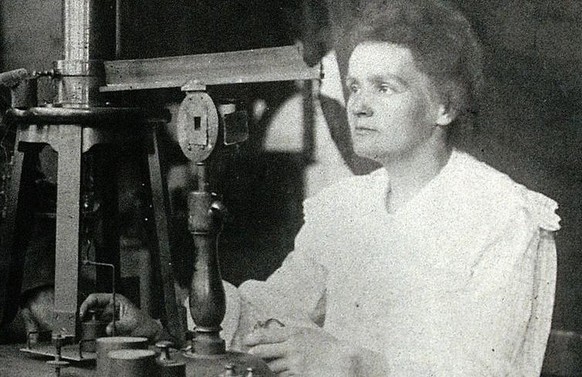 Marie Curie im Laboratorium
https://de.wikipedia.org/wiki/Pierre_Curie#/media/Datei:Pierre_and_Marie_Curie.jpg