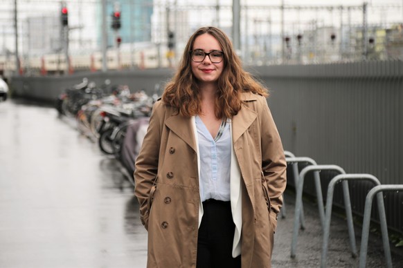 Aimee Bolt, darf im Oktober 2019 zum ersten Mal an den nationalen Wahlen teilnehmen, Erstwählerin, Wahlen 2019, Erstwähler