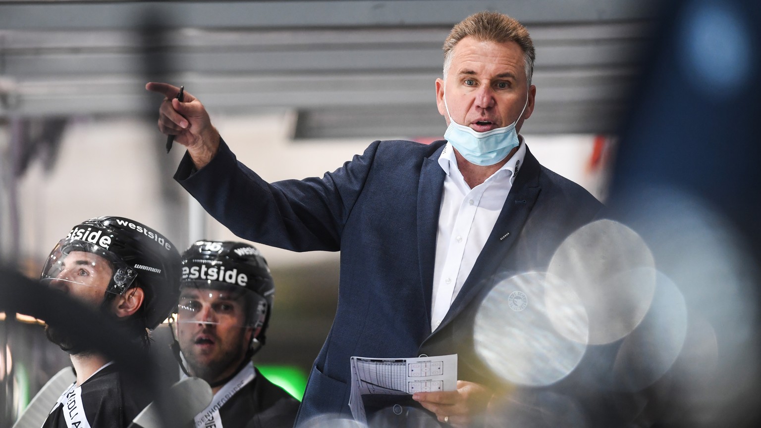 Bern&#039;s Head Coach Don Nachbaur, during the friendly match of National League A (NLA) Swiss Championship 2020/21 between HC Ambri Piotta and HC Bern at the BiascArena in Biasca, Switzerland, Satur ...