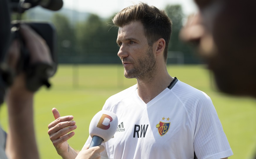 Trainer Raphael Wicky beim Trainingsstart des FC Basel 1893 auf den Trainingsplaetzen St. Jakob in Basel am Donnerstag, 22. Juni 2017. (KEYSTONE/Georgios Kefalas)