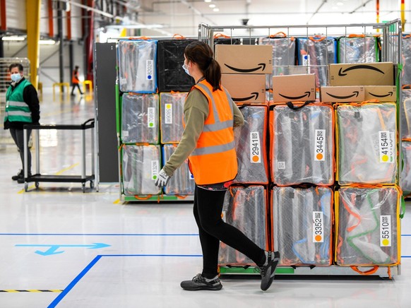 Amazon fulfillment center in Saint Etienne du Rouvray Normandy, northern France Amazon fulfillment center in Saint-Etienne-du-Rouvray Normandy, northern France Normandy Upper Normandy Seine Maritime 7 ...