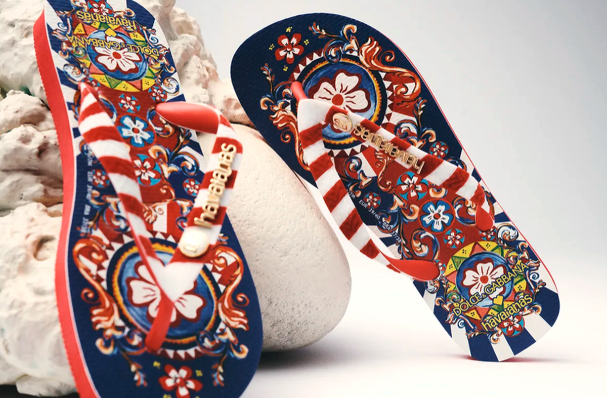 Les Havaianas x Dolce &amp; Gabbana sortent le 14 juin.