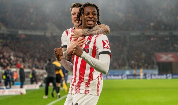 30.11.2025, xdaymx, Fussball 1.Bundesliga, SC Freiburg - FSV Mainz 05 Torjubel zum 3:0 von Johan Manzambi Freiburg DFL/DFB REGULATIONS PROHIBIT ANY USE OF PHOTOGRAPHS as IMAGE SEQUENCES and/or QUASI-V ...