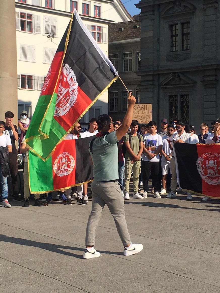 AntiTaliban-Demo in Zürich, 21.8.2021
https://twitter.com/hann_vanessa/status/1429104089800056837