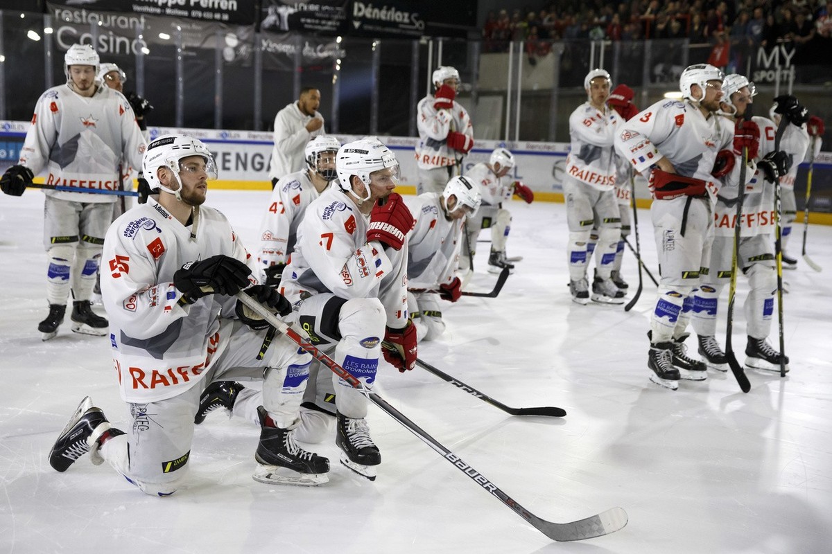 Valais Chablais' look disappointed after losing against Sierre, at the five leg of the playoffs Final game of MySports League Swiss Championship between HC Sierre and HC Valais Chablais, at the i ...