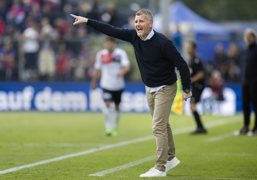 FC Basels Trainer Alex Frei im Schweizer Fussball Cup 1/16 Finalspiel zwischen dem FC Aarau und dem FC Basel am Sonntag, 18. September 2022 im Stadion Bruegglifeld in Aarau. (KEYSTONE/Michael Buholzer ...