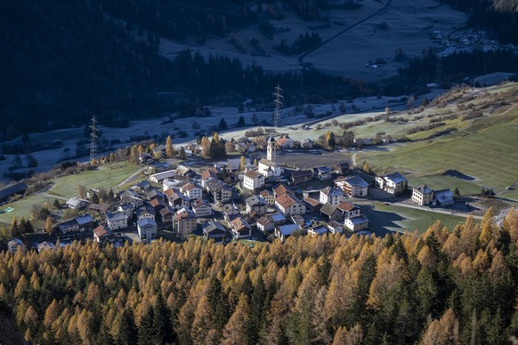 epa11722540 The village of Brienz-Brinzauls following the official evacuation order due to the risk of a potential rockslide from the Alpine mountainside above the village, Switzerland, 15 November 20 ...