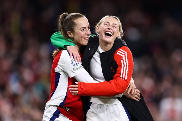 Arsenal v Real Madrid Women 26 March 2025, London - UEFA Women s Champions League - Quarter Final - Second Leg - Arsenal v Real Madrid - Lia Walti of Arsenal and Chloe Kelly of Arsenal celebrate victo ...