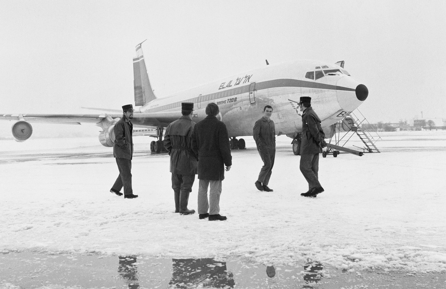 On February 19, 1969, security officers and reporters observed the plane of the Israeli airline El Al on the tarmac of the airport Kloten near Zurich, Switzerland. The plane had been fired upon the ni ...