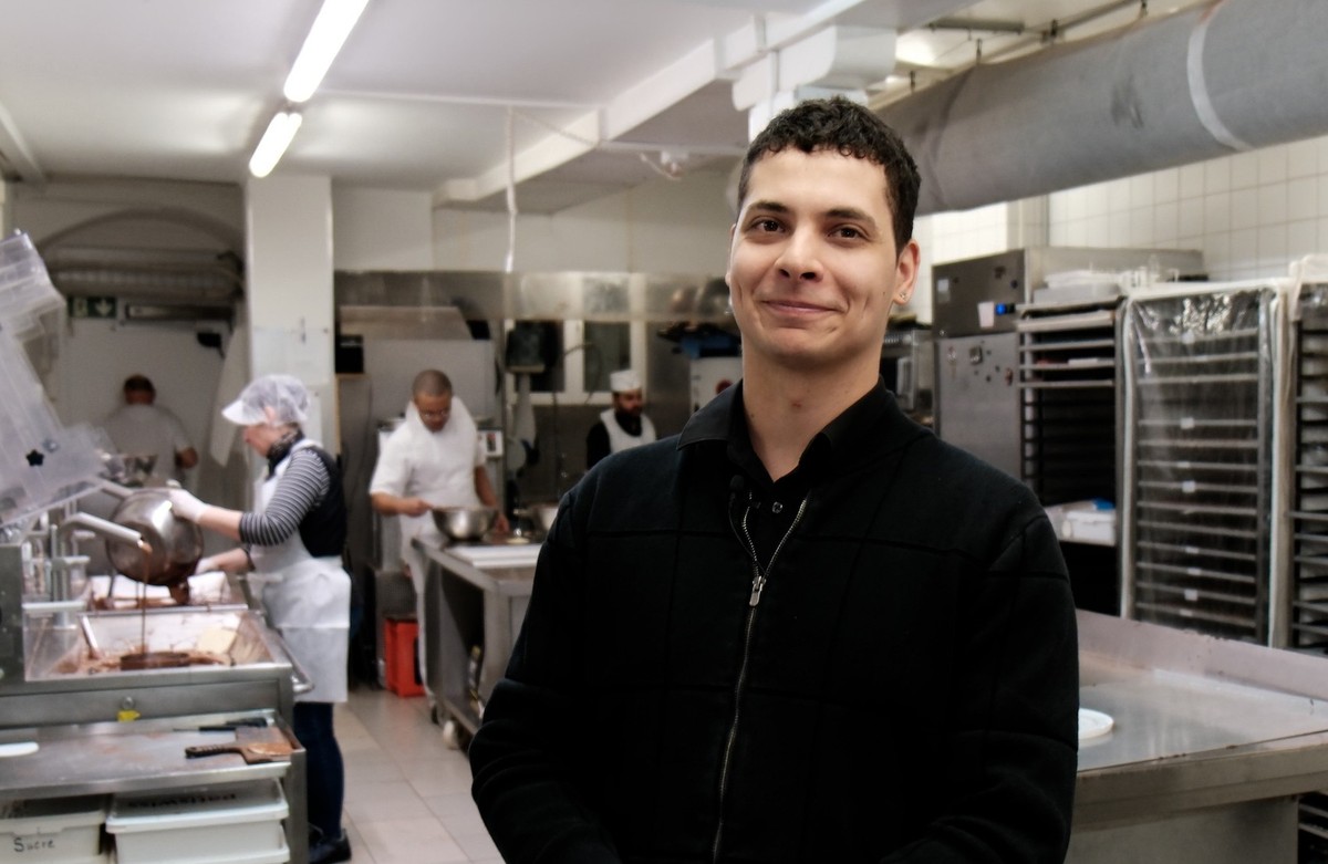 Watson est allé visiter la chocolaterie Blondel, à Lausanne, pour voir comment ils se préparaient pour Pâques.