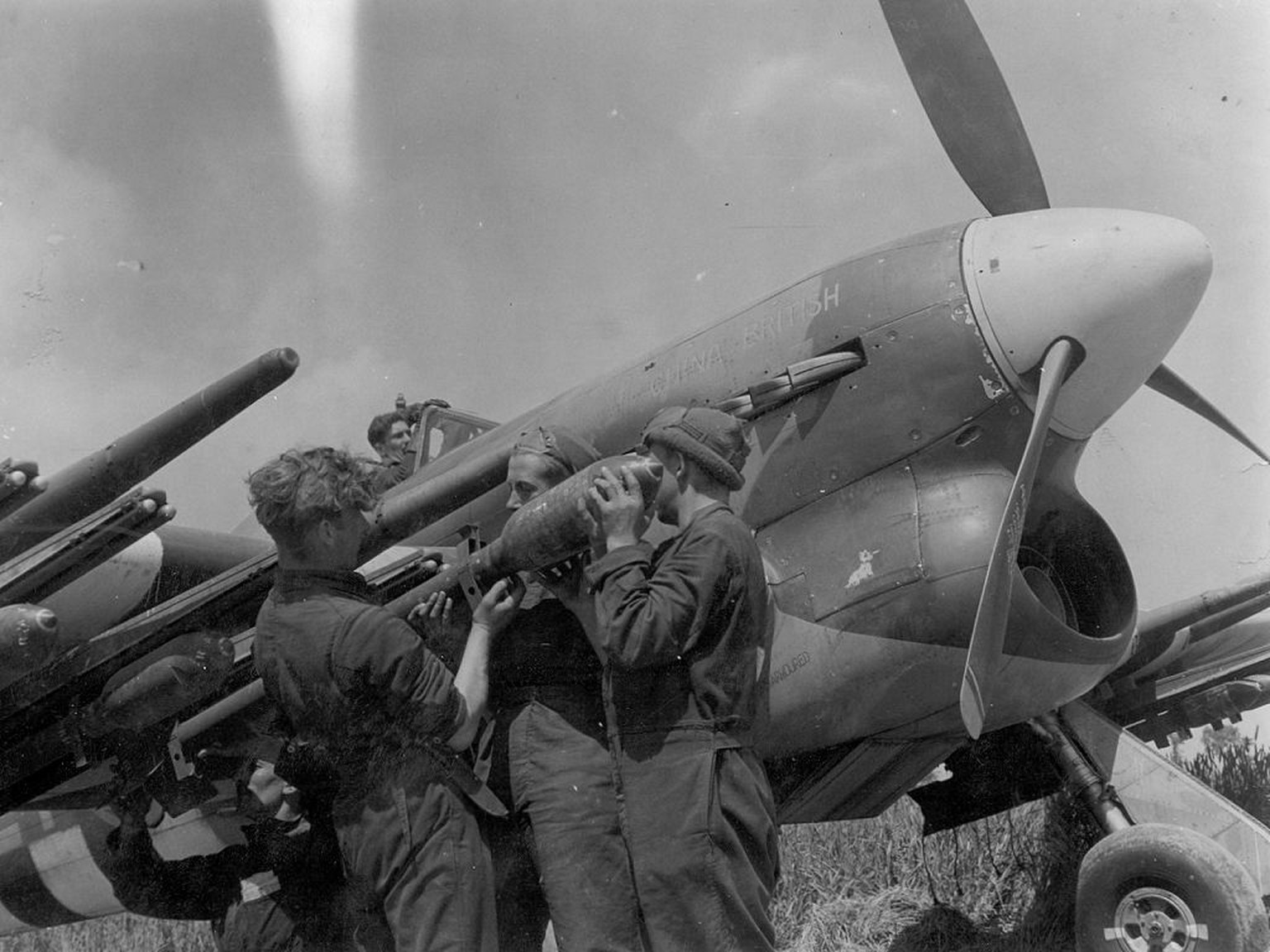 Hawker Typhoon being rearmed in July 1944 on a forward airfield in France during Operation Overlord, source: http://www.raf.mod.uk/dday/timeline_may.html