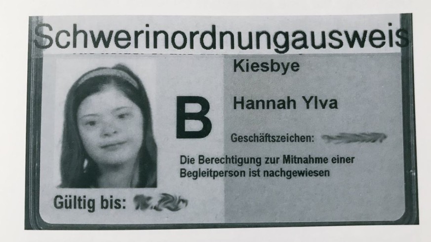 Die 14-jährige Hannah änderte ihren Ausweis noch eigenhändig. Ein junger Nachahmer erhält jetzt von den Behörden einen offiziellen&nbsp;«Schwer-in-Ordnung-Ausweis».