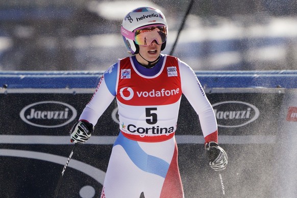 Switzerland&#039;s Michelle Gisin reacts after completing an alpine ski, women&#039;s World Cup downhill in Cortina D&#039;Ampezzo, Italy, Friday, Jan. 18, 2019. (AP Photo/Giovanni Auletta)