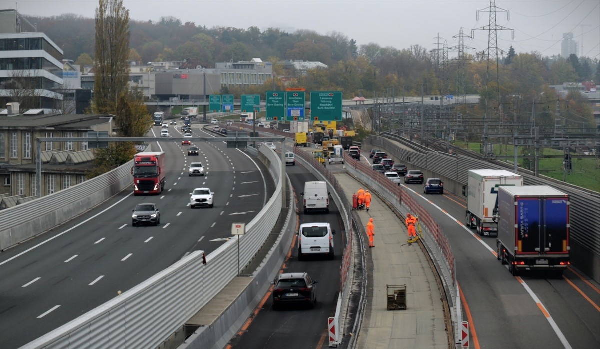 Autofahrer, Pendler und Anwohner in Kirchberg und auf der A1 Kirchberg bis Bern Wankdorf sagen, was sie vom geplanten Autobahnausbau halten, über den die Schweiz am 24. November 2024 abstimmen wird.