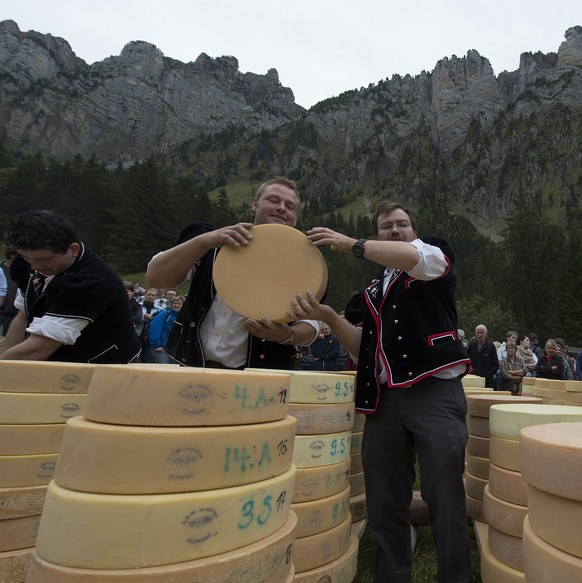 Im Justistal geht's um viel Käse, beim Hockeyverband um die Kohle.