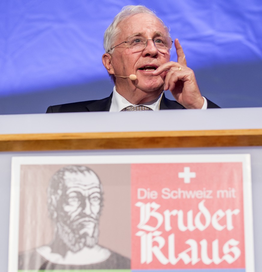 Alt Bundesrat Christoph Blocher spricht waehrend der Gedenkfeier 600 Jahre Niklaus von Fluee, Bruder Klaus, am Samstag, 19. August 2017, in Flueeli-Ranft. (KEYSTONE/Alexandra Wey)