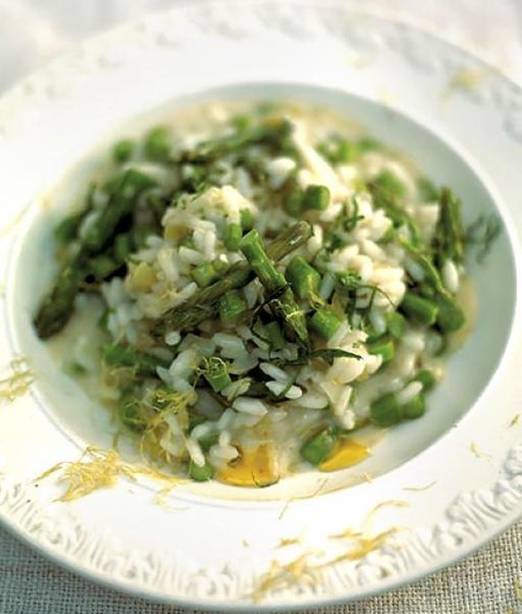 Rezept <a href="http://www.jamieoliver.com/de/recipes/rice-recipes/asparagus-mint-and-lemon-risotto/#UgcXK3fUUblSxIUZ.99" target="_blank"><span id="editable-range-boundary-14" style="line-height: 0; display: none;">﻿</span><span id="editable-range-boundary-16" style="line-height: 0; display: none;">﻿</span>hier<span id="editable-range-boundary-15" style="line-height: 0; display: none;">﻿</span><span id="editable-range-boundary-13" style="line-height: 0; display: none;">﻿</span></a>&nbsp;(Englisch).