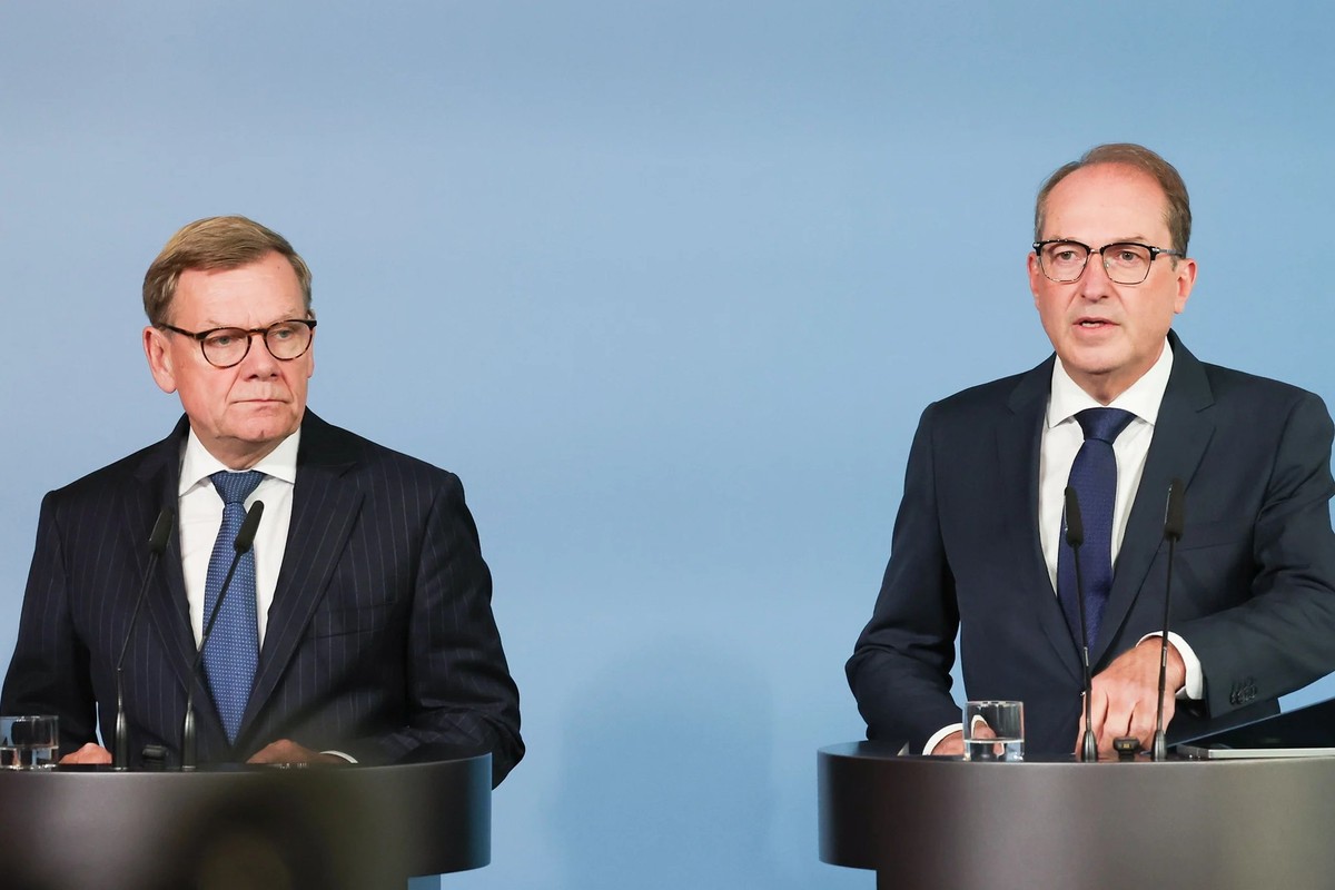 Les ministres allemands des Affaires étrangères et de l'Intérieur tiennent la Russie pour responsable de la tentative d'attaque et restreignent les liens diplomatiques.