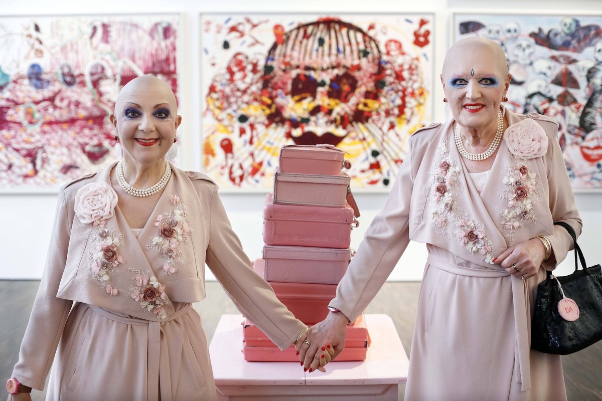 EVA &amp; ADELE - LAMOUR DU RISQUE, Ausstellung im me Collectors Room in Berlin, Aktionskuenstlerin, Berlin Deutschland, Germany *** Eva Adele LAMOUR you RISQUE, Exhibition at ME Collectors Room in Be ...