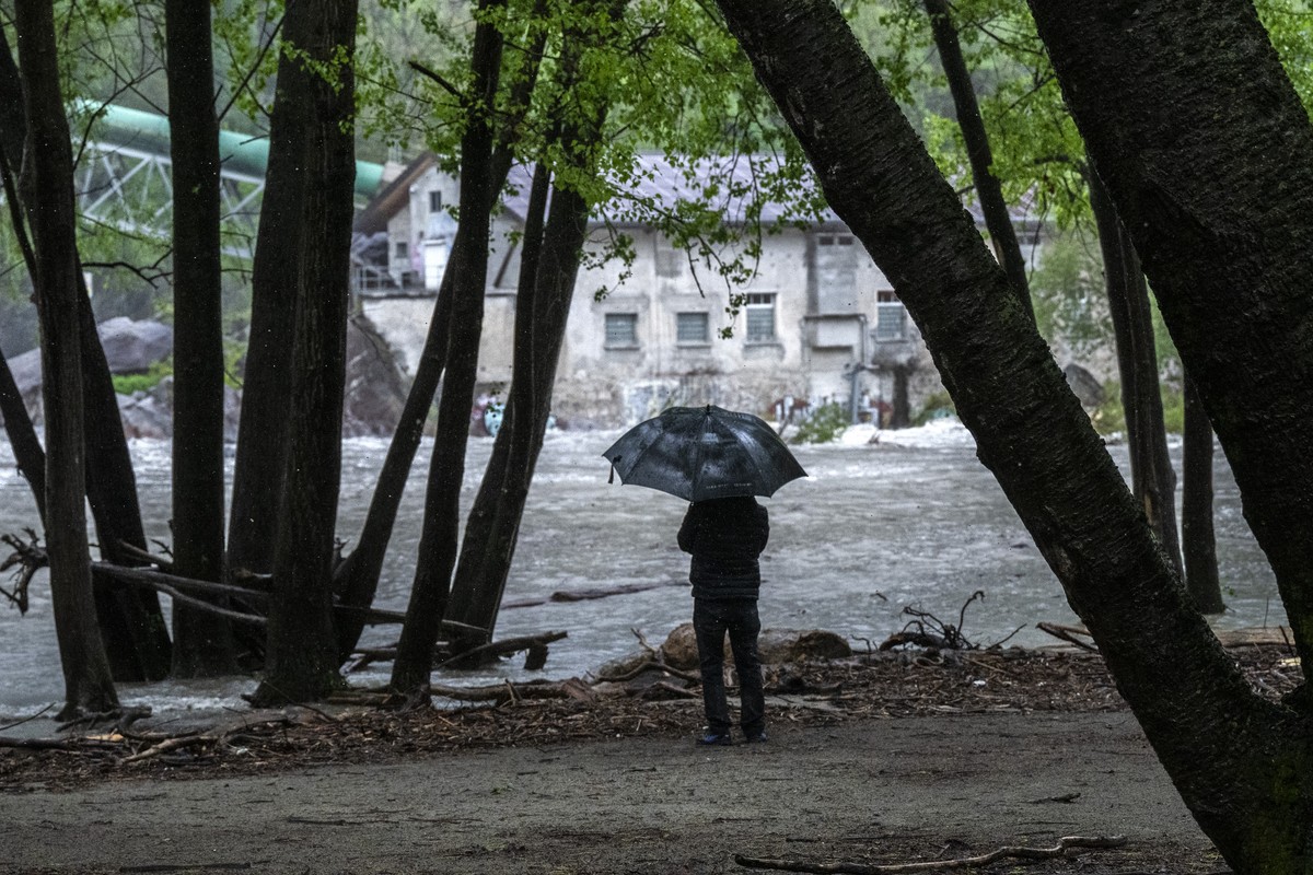 KEYPIX - The situation of the River Maggia due to heavy rainfall, Thursday 17 April 2025 in Tegna (Terre di Pedemonte). (KEYSTONE/Ti-Press/Samuel Golay)