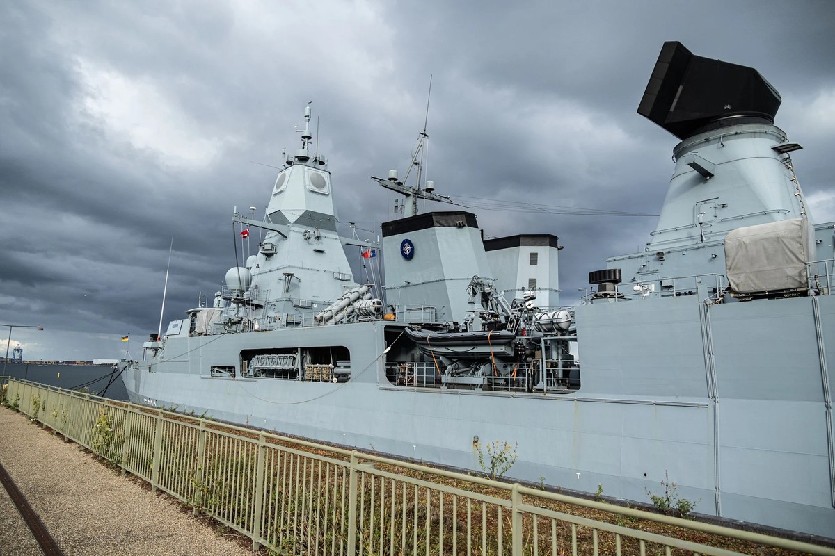 La frégate «Hamburg» de la marine allemande dans le port de Copenhague, spécialisée dans la défense aérienne, le 29 septembre 2025.
