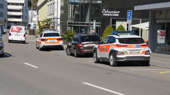 Am Donnerstag war die Polizei mit einem Grossaufgebot vor Ort.
