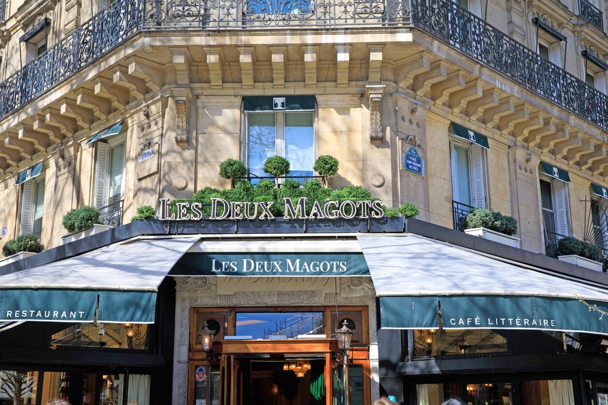 Paris, brasserie Les Deux Magots France, Ile-de-France region, Paris rive Gauche, Montparnasse, 6th arrondissement, boulevard Saint-Germain, Saint-Germain-des-Pr駸, Les Deux Magots , 19 March 2024 Phot ...