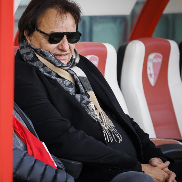 Le president du FC Sion Christian Constantin attend le debut de la rencontre du championnat de football de Super League entre le FC Sion et le FC Zurich le dimanche 30 octobre 2022 au stade de Tourbil ...