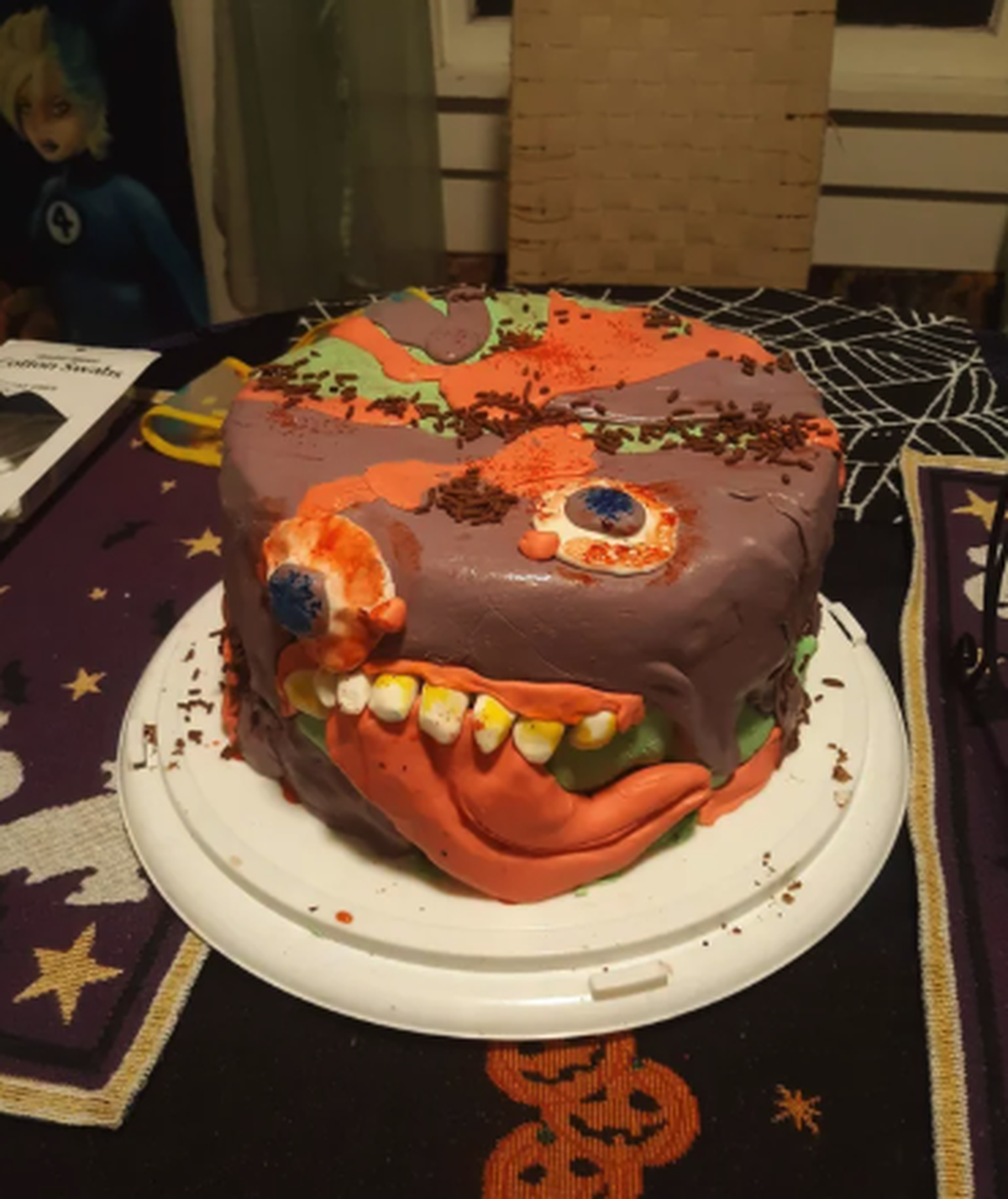 Halloween-Torte

https://preview.redd.it/my-monster-cake-from-last-year-v0-pchnfbvf15vh1.jpg?width=640&amp;crop=smart&amp;auto=webp&amp;s=7f9ba15cd9f57d997a861e906494a8f5790420b3