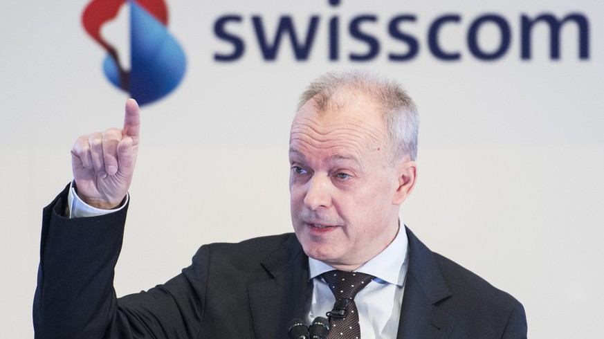 Urs Schaeppi, CEO Swisscom, spricht an der Bilanzmedienkonferenz der Swisscom, am Mittwoch, 8. Februar 2017, in Zuerich. Die Swisscom hat im Geschaeftsjahr 2016 den Gewinn deutlich steigern koennen. E ...