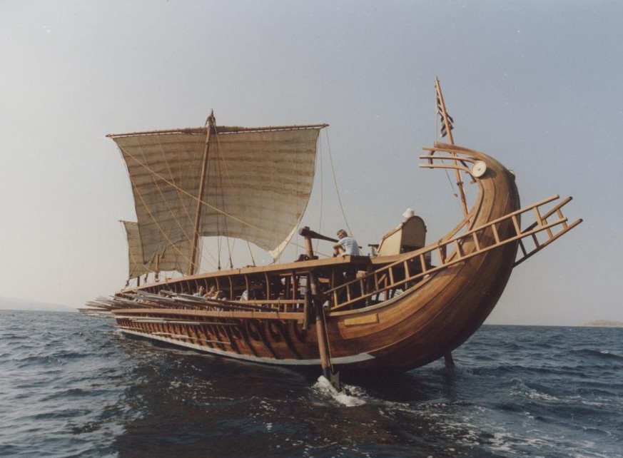 Trireme, Schiff des Theseus