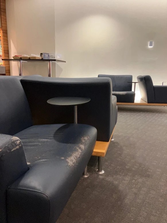sofa Swissport lounge Chicago