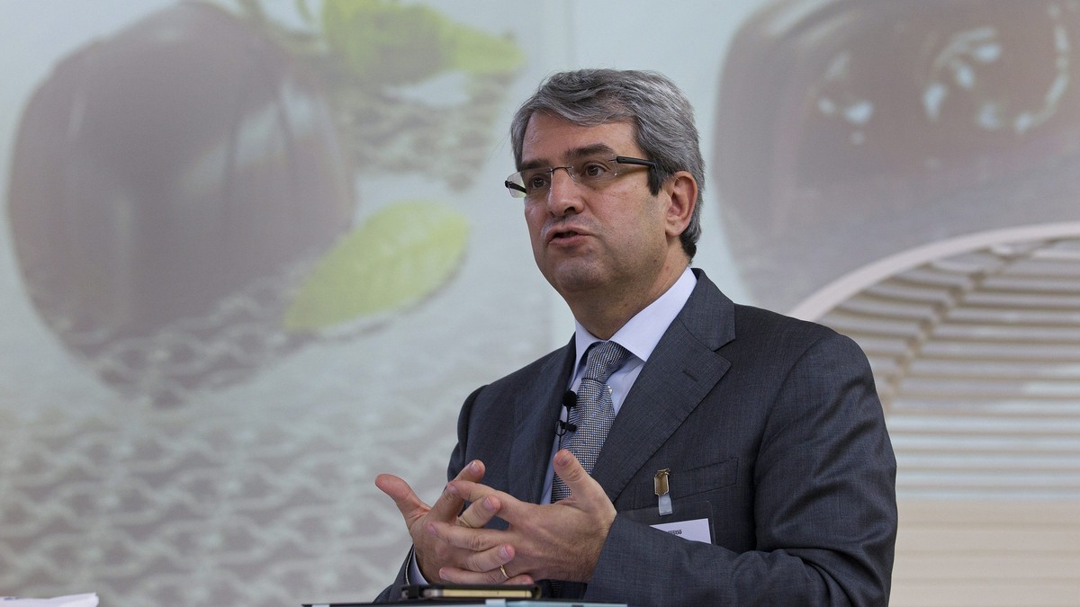 ARCHIV -- LAURENT FREIXE WIRD NEUER NESTLE CEO UND LOEST MARK SCHNEIDER AB - Laurent Freixe, directeur general de Nestle Suisse, s'exprime lors du lancent la mise en ligne du nouveau site interne ...