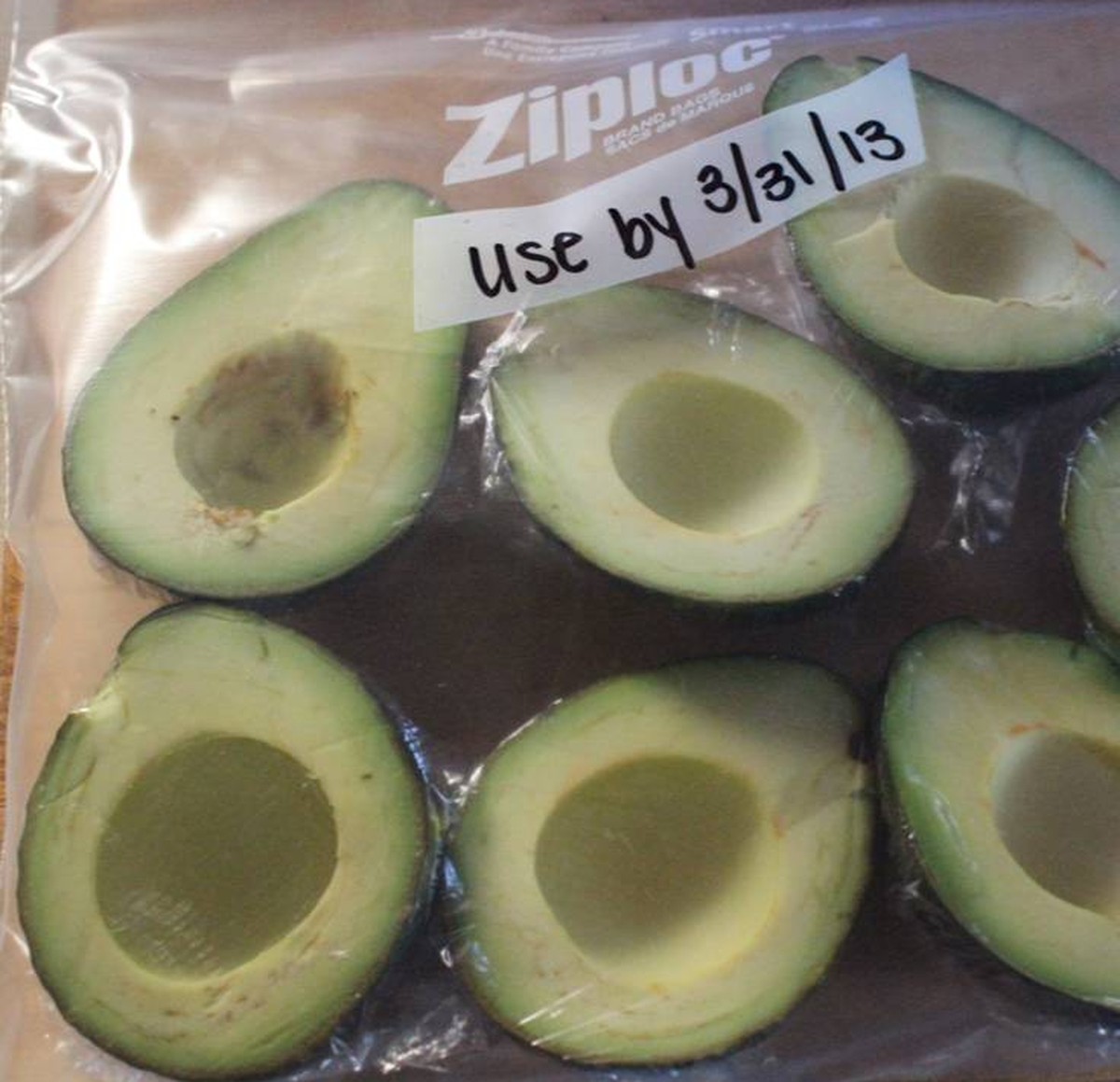 http://thecreativecubby.blogspot.ch/2013/01/how-to-freeze-avocados.html wie man avocados einfriert vegi vegetarisch essen food