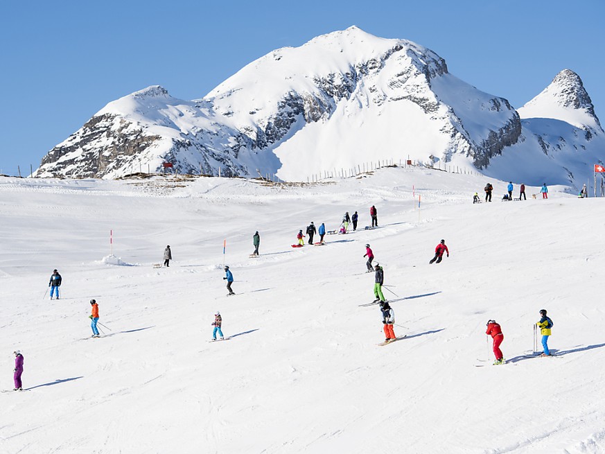 Dank der einheimischen G�ste ist in den Schweizer Skiorten der Einbruch bei den Hotel�bernachtungen w�hrend der Festtage nicht so gross ausgefallen wie noch im Herbst bef�rchtet. (Archivbild)