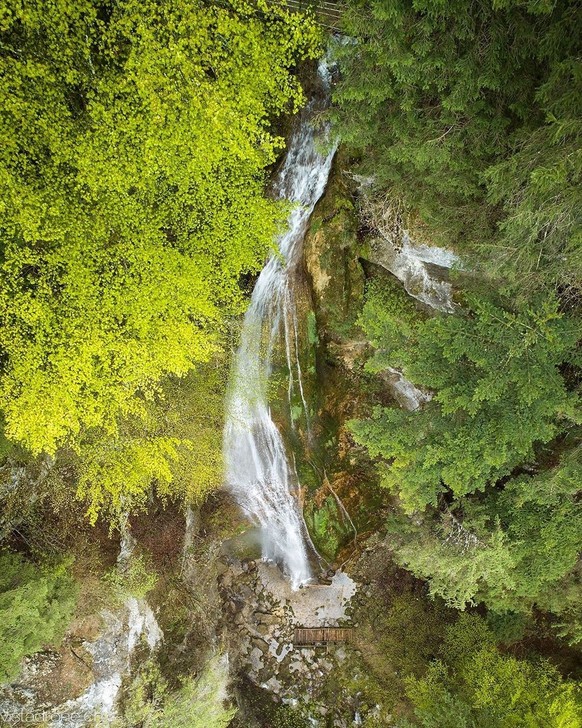 Cascade de Môtiers Neuenburg höchster Wasserfall Rauszeit