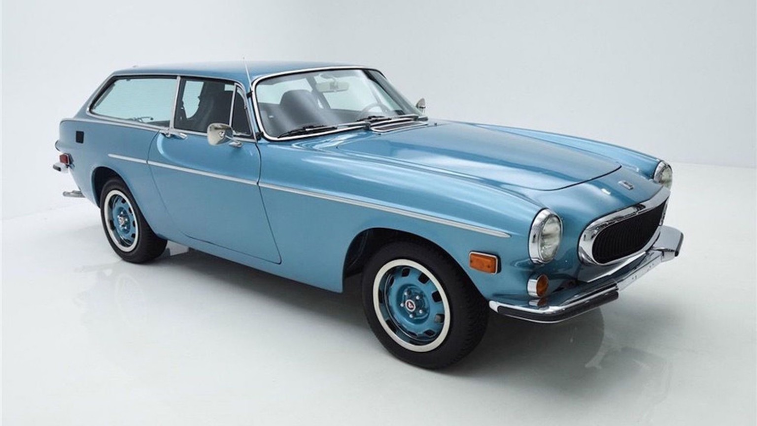 volvo p1800 ES shooting brake sportwagen coupe kombi retro auto https://www.motor1.com/news/136370/volvo-1800-wagon-for-sale/