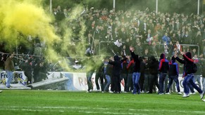 Der Gästesektor in Aarau bleibt nach den Ausschreitungen im Spiel gegen Basel gesperrt.