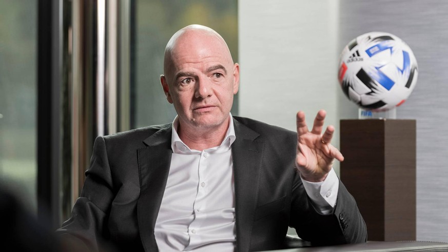 «Sind wir jetzt in einem Verhör?» Gianni Infantino stellt sich den Fragen von CH Media.