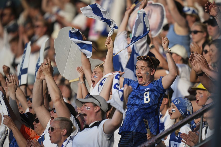 Finland fans celebrate at the end of the Euro 2025, group A, soccer match between Iceland and Finland at Arena Thun in Thun, Switzerland, Wednesday, July 2, 2025. (AP Photo/Alessandra Tarantino)
Euro  ...