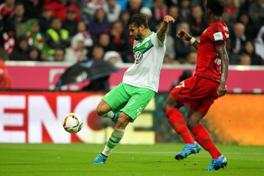Muenchen Chef-Trainer Dieter Hecking (VfL Wolfsburg) trifft zum 1:0, FC Bayern Muenchen vs. VfL Wolfsburg, Fussball, 1.Bundesliga, 22.09.2015 Copyright: Kolbert/xEibner-Pressefoto EP_ckt

Munich Bos ...