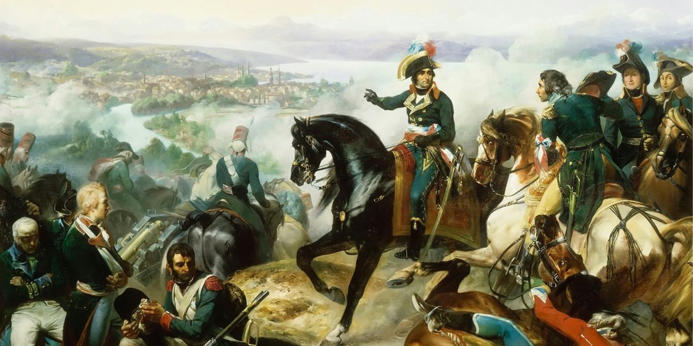 Auf dem Arc de Triomphe in Paris steht die Inschrift «Dietikon». 
Es ist eine Erinnerung daran, wie stark die Region Zürich und die ganze Schweiz zu Napoleons Zeiten umkämpft war.