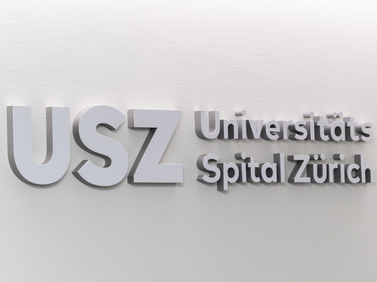 Das Logo des Universitaetsspitals Zuerich (USZ) alaesslich der Praesentation einer der groessten und modernsten Brandverletztenstationen Europas und der neuen Station fuer Stamm- und Immunzelltherapie ...