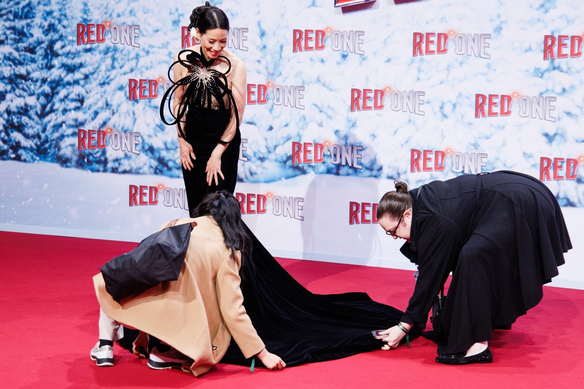 epa11699775 US actor Lucy Liu attends the world premiere of the movie 'Red One' at the UCI Luxe cinema in Berlin, Germany, 03 November 2024. The movie will be released in German cinemas on 0 ...