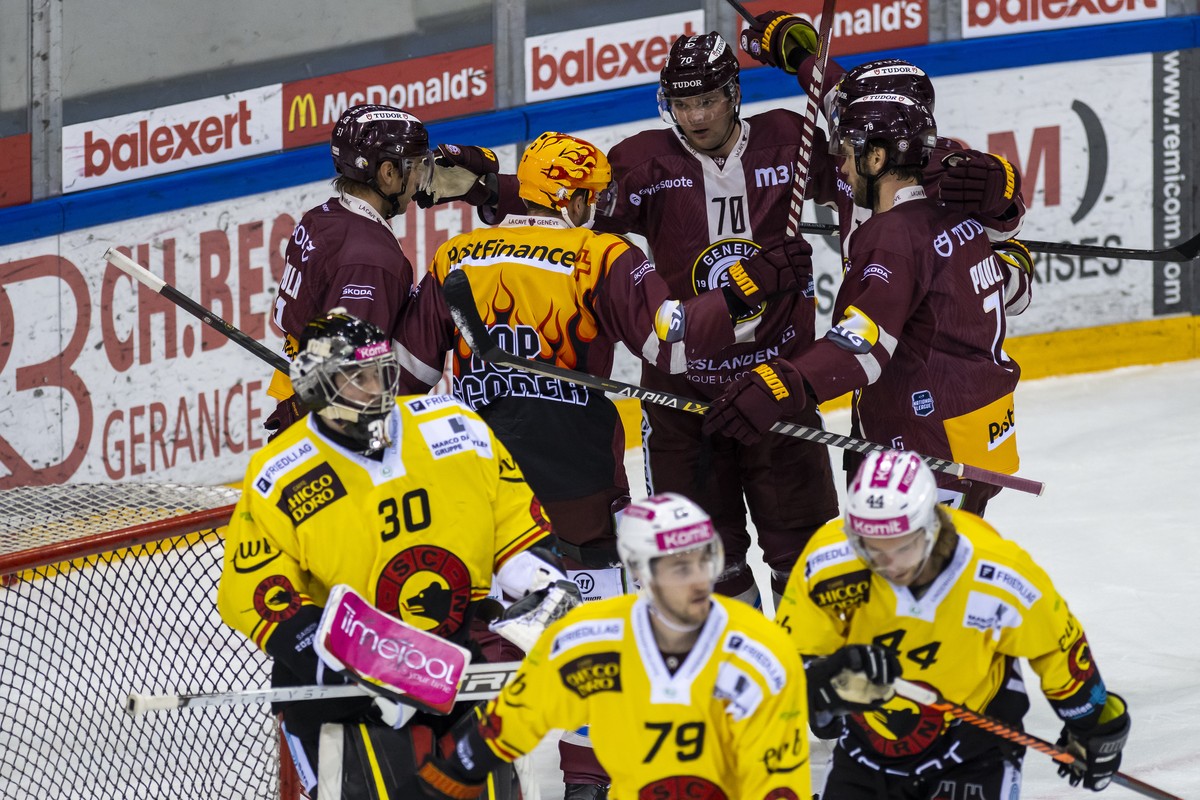 Les joueurs genevois laissent eclater leur joie, lors du match du championnat suisse de hockey sur glace de National League LNA, entre le Geneve Servette HC et le SC Bern, SCB, ce samedi 18 fevrier 20 ...