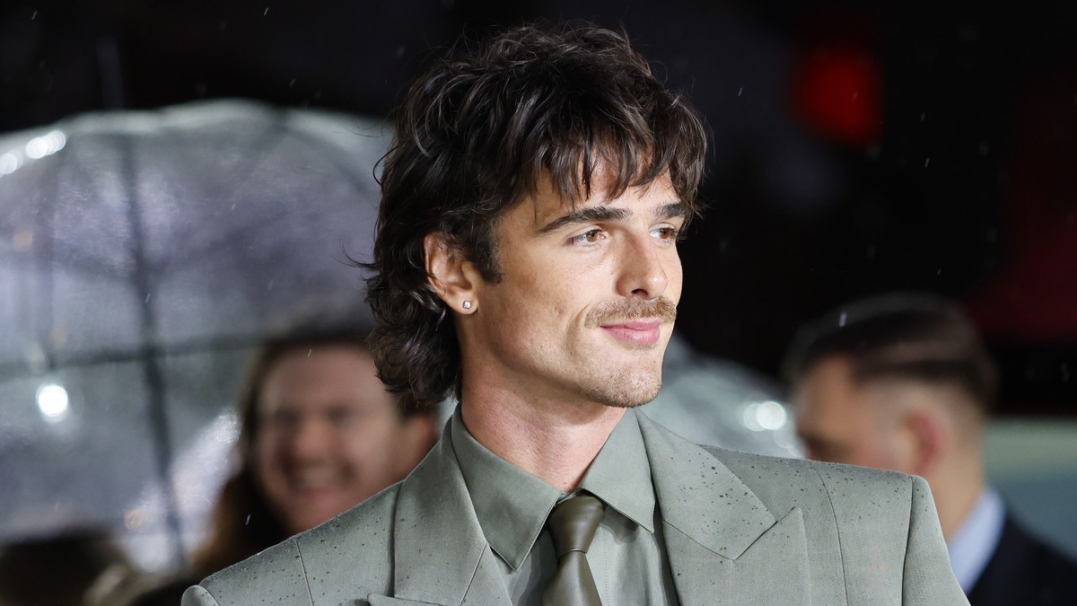 epa12707240 Australian actor and cast member Jacob Elordi arrives for the UK Premiere of 'Wuthering Heights' at Odeon Luxe Leicester Square in London, Britain, 05 February 2026. EPA/TOLGA AK ...