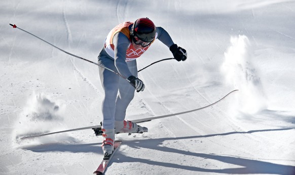 epa06519433 Pavel Trikhichev of the Olympic Athlete from Russia (OAR) in action moments before crashing during the Downhill portion of the Men&#039;s Alpine Combined race at the Jeongseon Alpine Centr ...