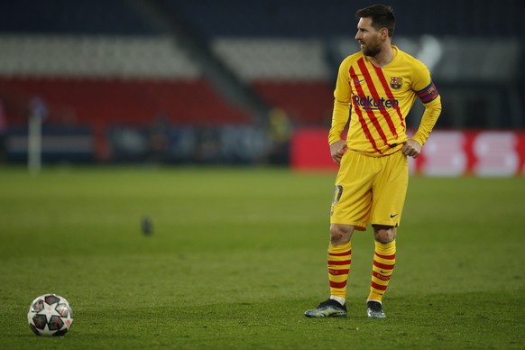 epaselect epa09066559 Barcelona&#039;s Lionel Messi reacts during the UEFA Champions League round of 16 second leg soccer match between PSG and FC Barcelona at the Parc des Princes stadium in Paris, F ...